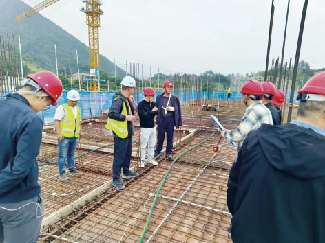 4-永安   张建强在施工现场.jpg