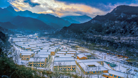 4-太行初雪  河北兴泰发电公司  何卫东  摄.jpg